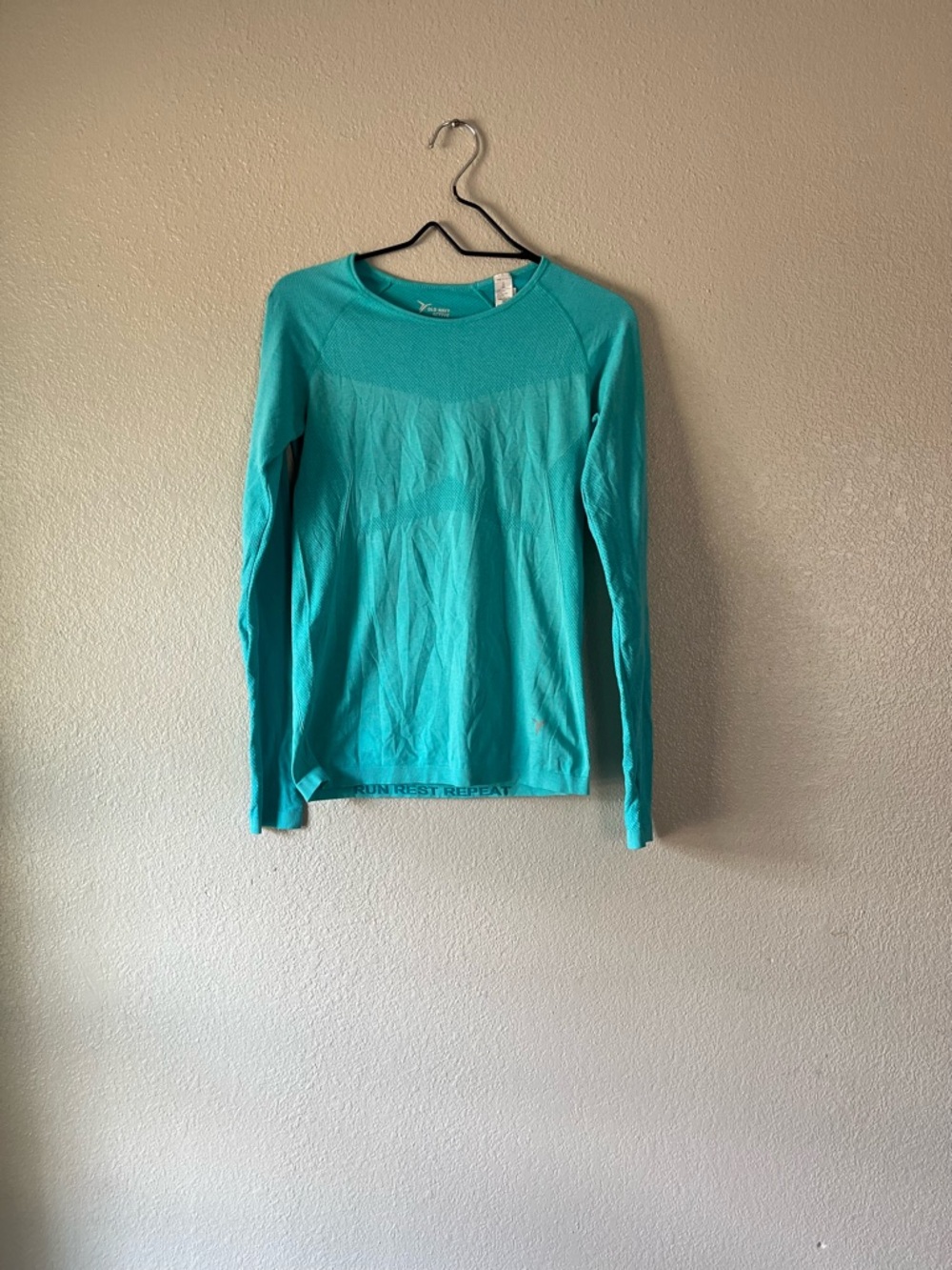 Old Navy Active Teal Performance Top - Picture 2 of 6